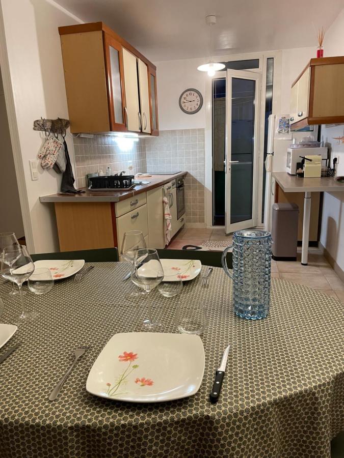 Appartement Les Pieds Dans L'Eau Saint-Mandrier-sur-Mer Exterior foto