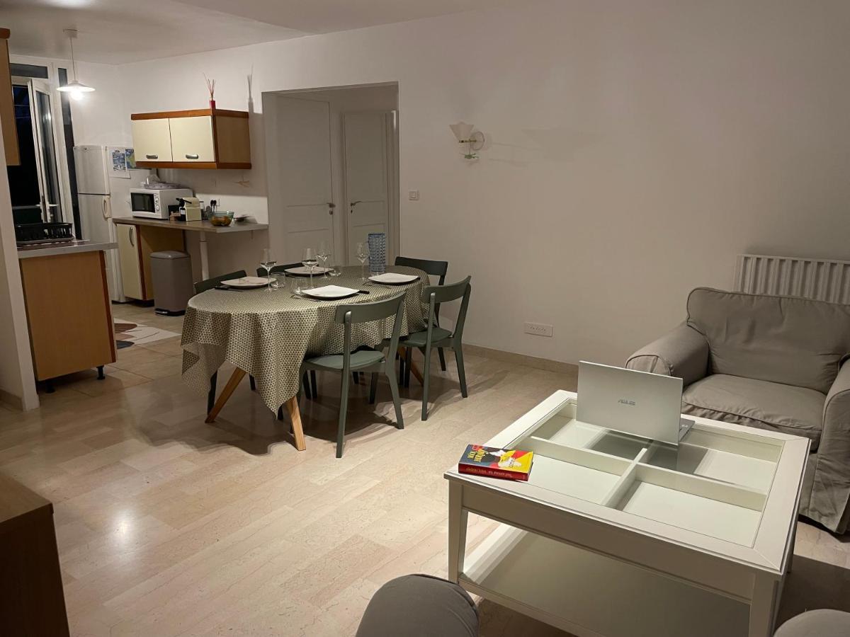Appartement Les Pieds Dans L'Eau Saint-Mandrier-sur-Mer Exterior foto